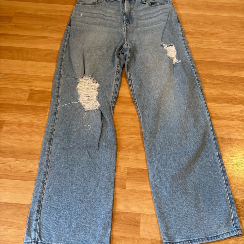 Hollister Distressed Ultra High-Rise Dad Jeans - Picture 2 of 9